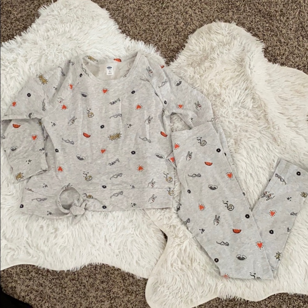 Pullover and leggings set